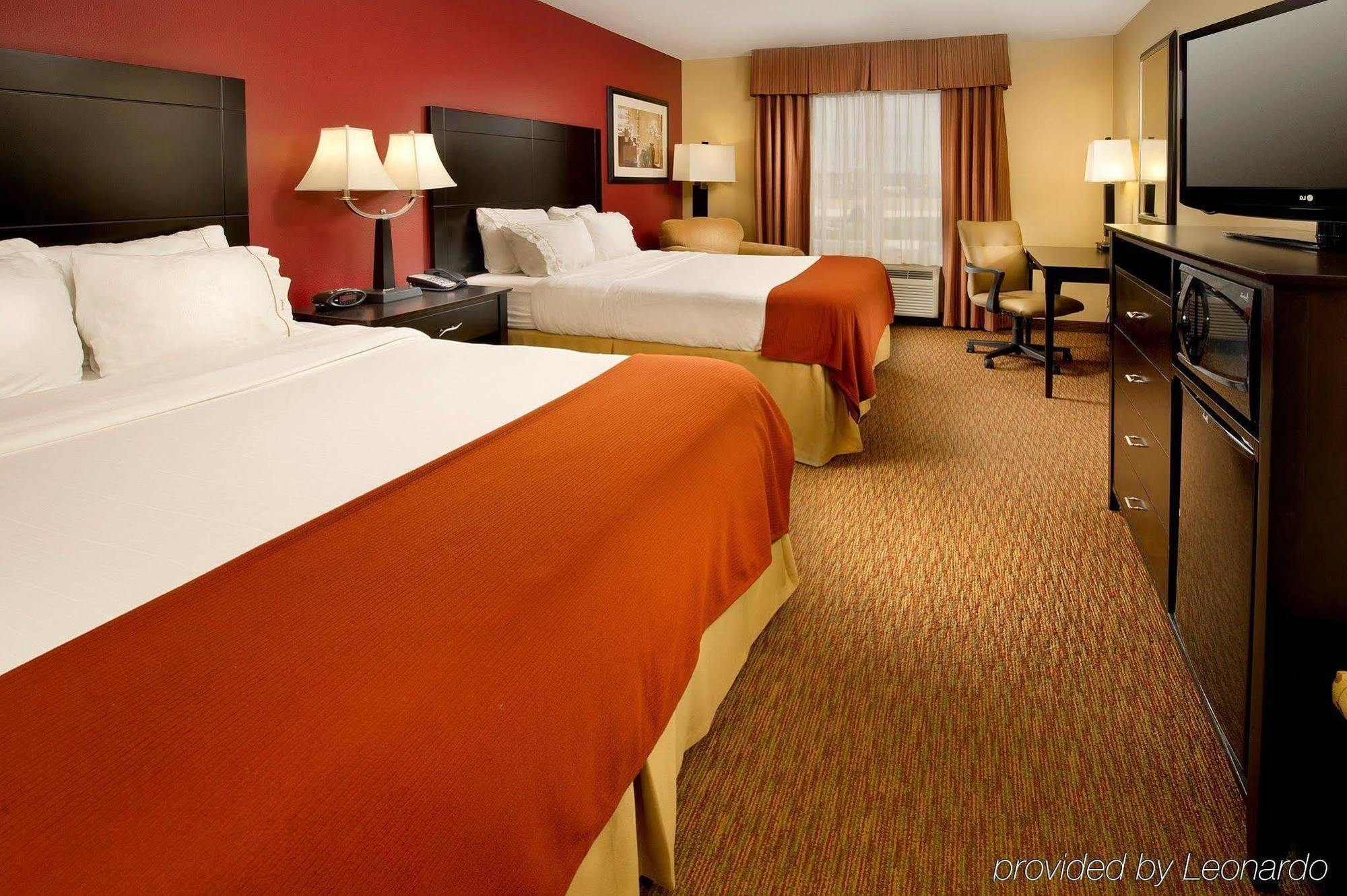Holiday Inn Express & Suites Schererville By Ihg Номер фото